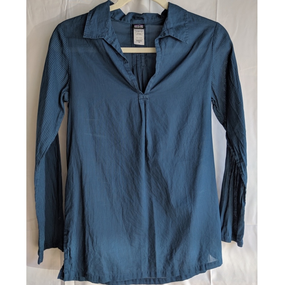 Blue Patagonia Collared Shirt - light & breezy!